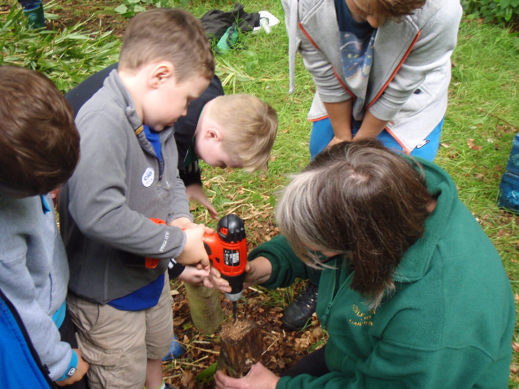 Helping look after your environment by making a minibeast hotel